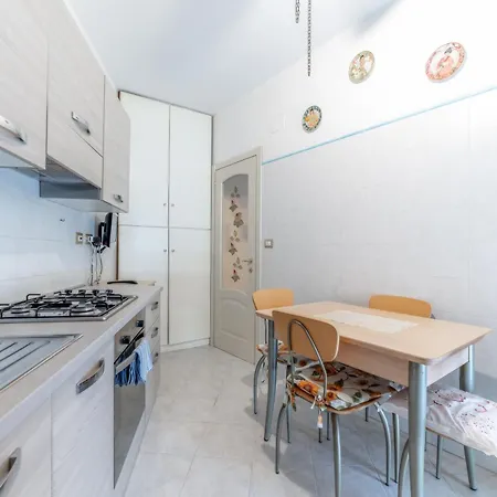 Georges Flat - Tiburtina Station Apartment Rome