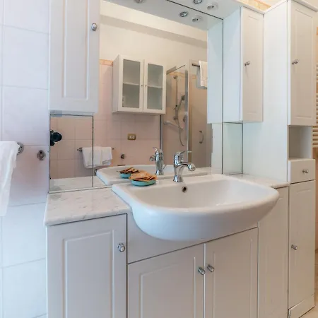 Apartment Georges Flat - Tiburtina Station *